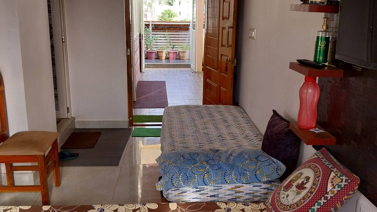 Mysore House | Ideal Cool Calm Room for Couples & Individuals with kitchenette