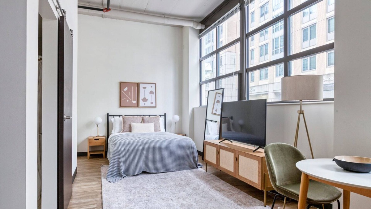 East Cambridge Apartment | Ideal East Cambridge studio w/W/D & Gym, steps from Train, by Blueground