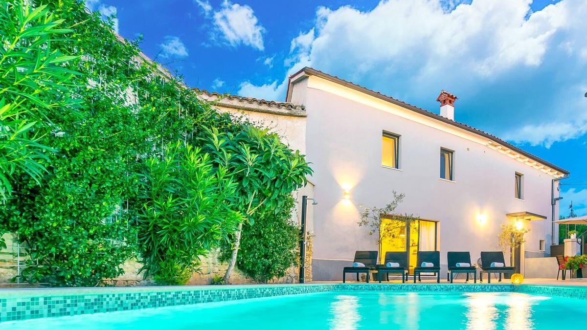 Jursici House | Ideal for a family vacation. Heated pool. Local breakfast optional available
