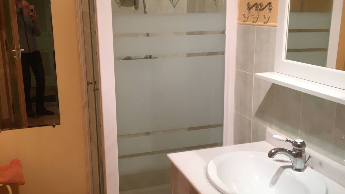Periers House | Ideal for business travel-Logement1 person