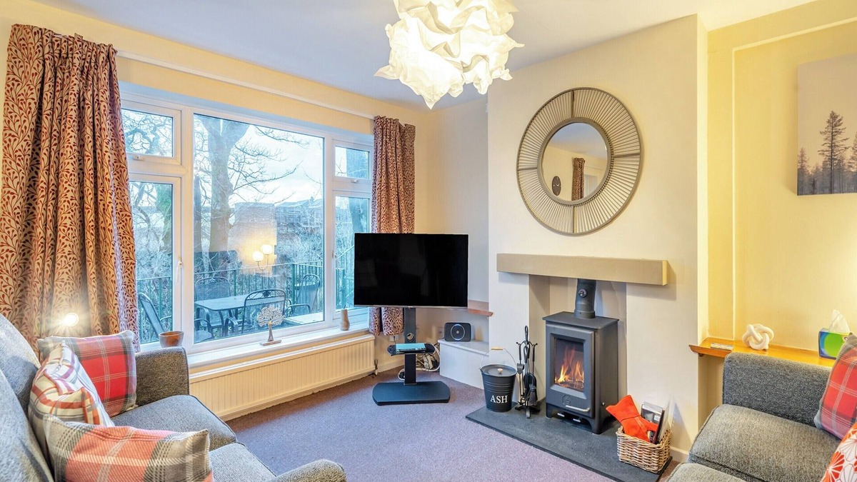 Hawes Cottage | Ideal for couples or a small group of friends.