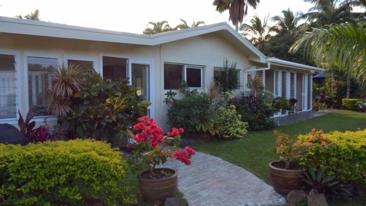 Takitumu District House | Ideal for Families or Groups of 8 Guests - Unlimited Wifi