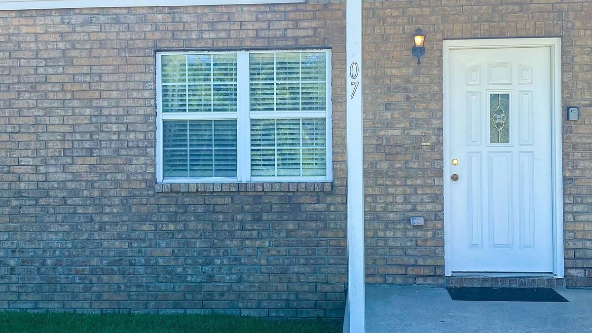 St. Robert House | Ideal for family stay near the main gate of Fort Leonard Wood