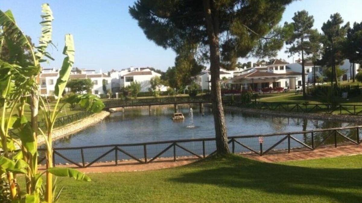 Isla Cristina Apartment | Ideal for family trips, close to Rocio and Portugal, pets welcome.