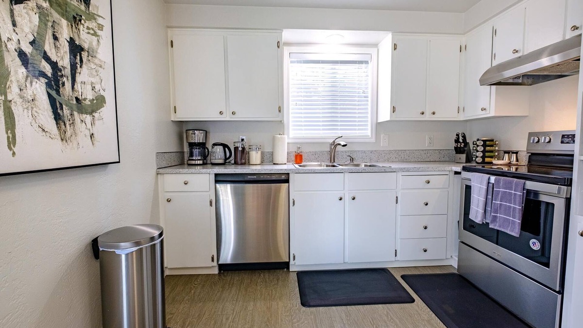 Morningside Apartment | Ideal for longer stays - quiet neighborhood - clean, safe and comfortable.