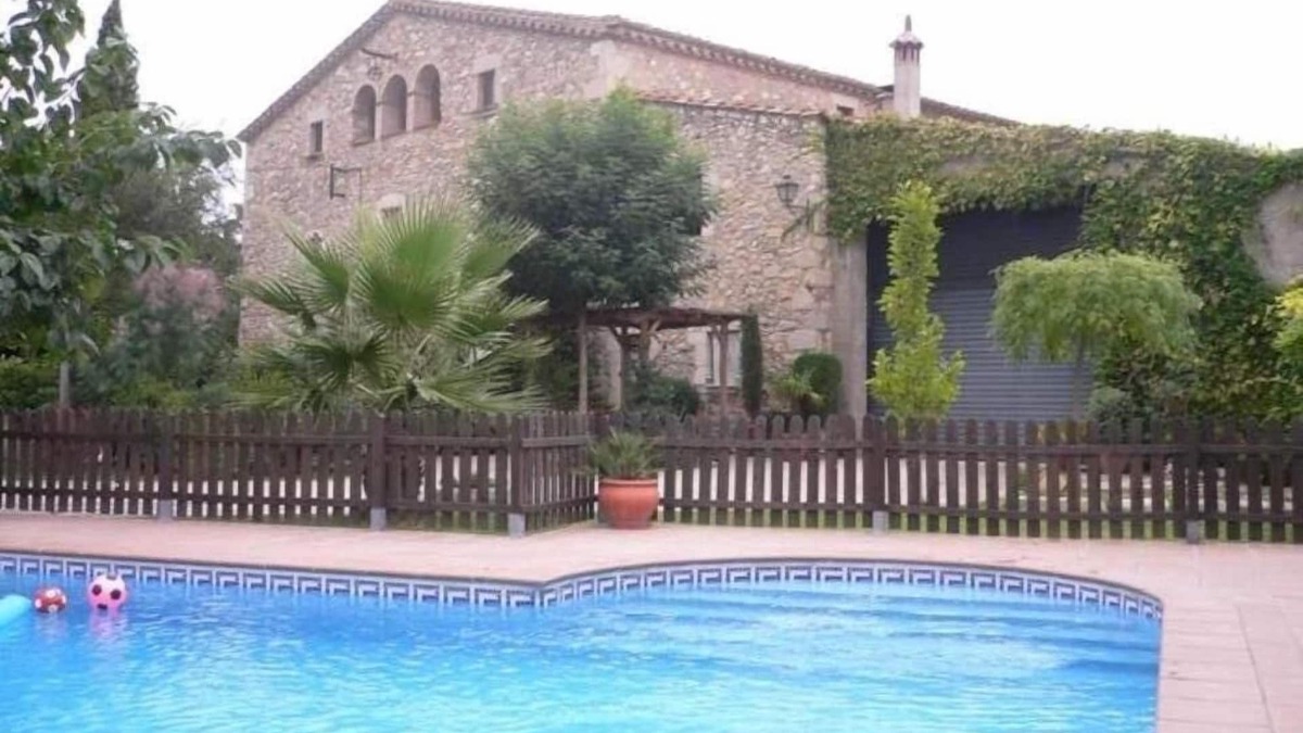 Bordils Cottage | Ideal for vacations in family. Emplacement favoured to visit the zoneBig house