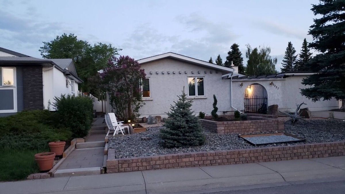 Southwest Calgary Apartment | Ideal furnished 550 sq. ft legal conforming basement suite with bright interior.