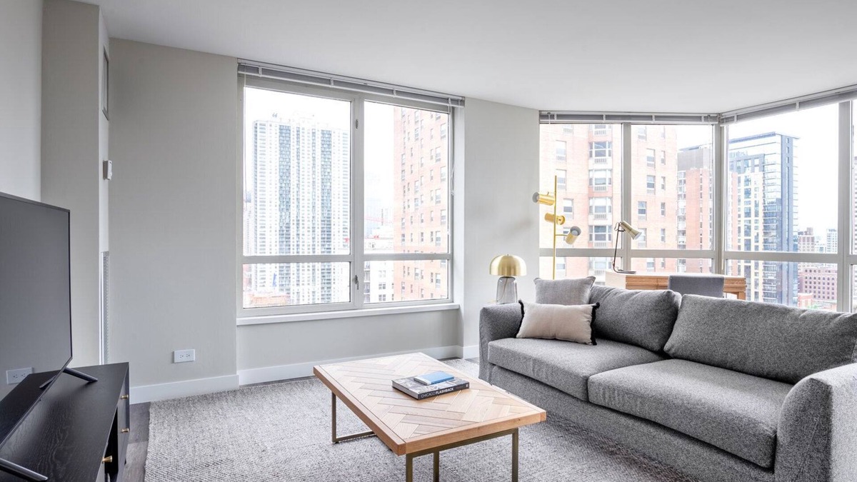 Rush and Division Apartment | Ideal Gold Coast 2BR, w/Gym, Lounge, W/D, nr Oak Street by Blueground