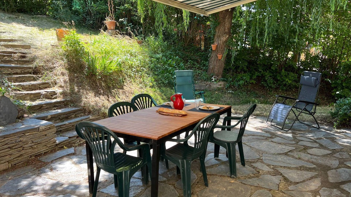 Osseja House | Ideal house for family 8 people near spain with garden garage and wifi