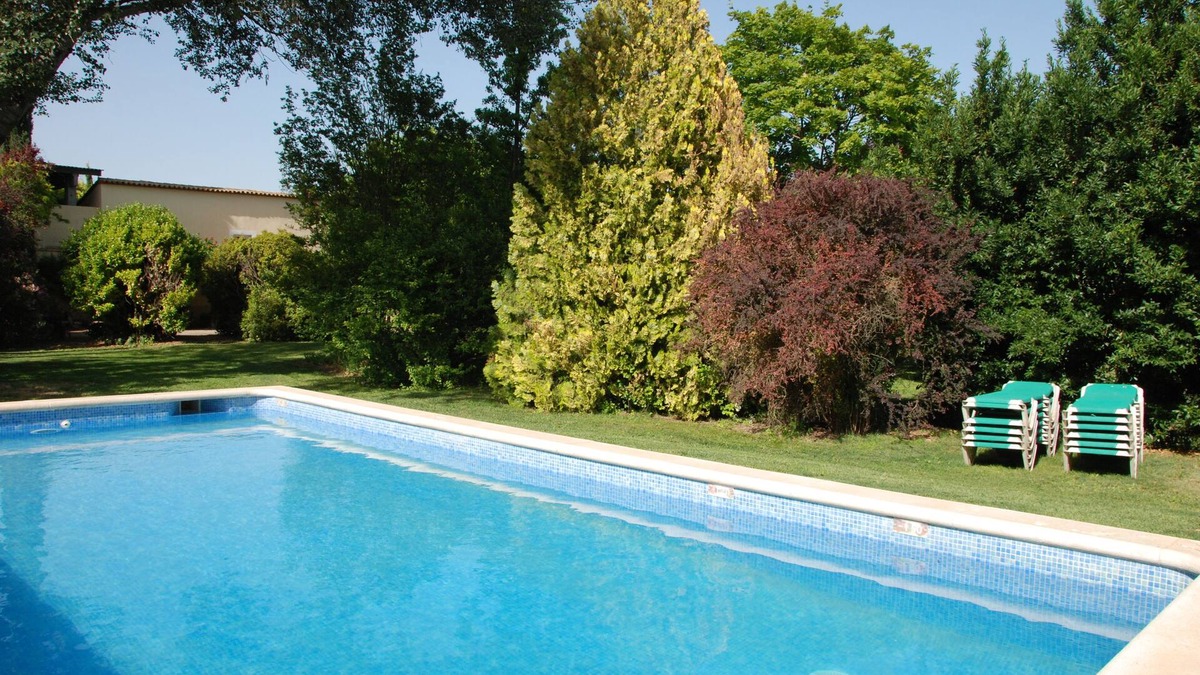 El Poal Cottage | Ideal house for family gatherings or friends with beautiful English garden.