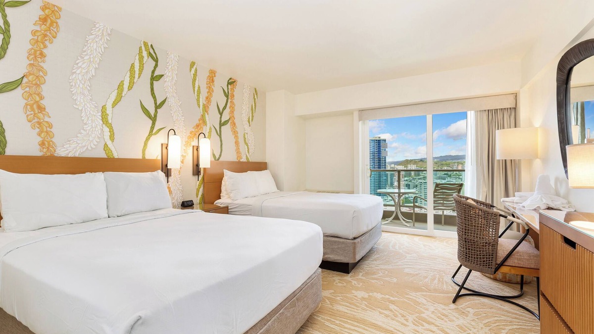 McCully - Moiliili Apartment | Ideal Location w/City Views - Ala Moana Hotel 2729