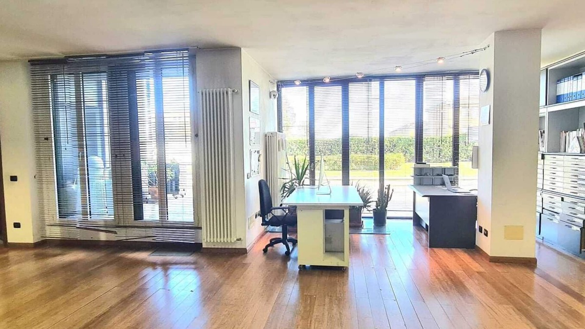 Lorenteggio Apartment | Ideal loft for work and families, urban site+green, metro,tram,bus & train @50 m