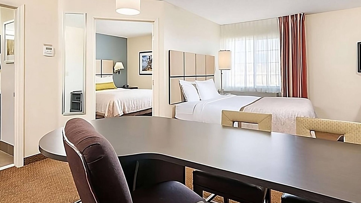 Warrenville Resort | Ideal Mix of Comfort and Value! Pets are Welcome! Full Kitchens, Self -Parking