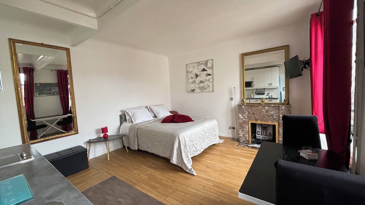 Neuilly-sur-Seine Apartment | Ideal pied-à-terre at the gateway to La Défense and the center of Paris