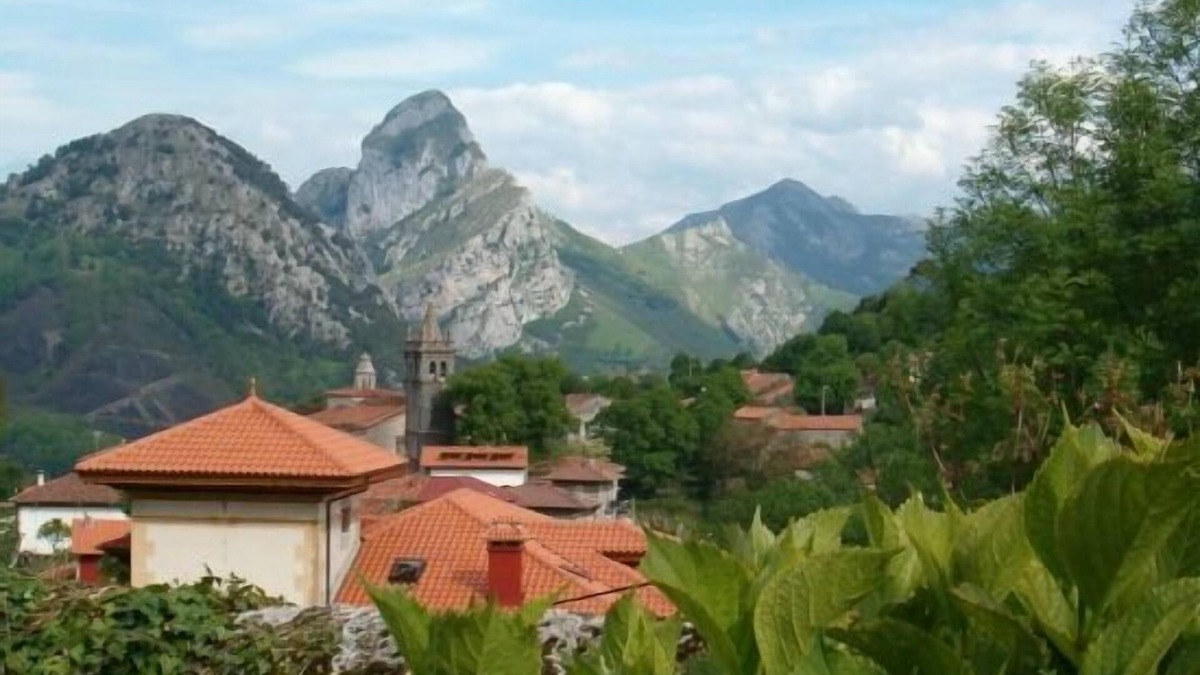 Penamellera Alta Cottage | Ideal to rest in ALLES, one of the most beautiful villages in Asturias.
