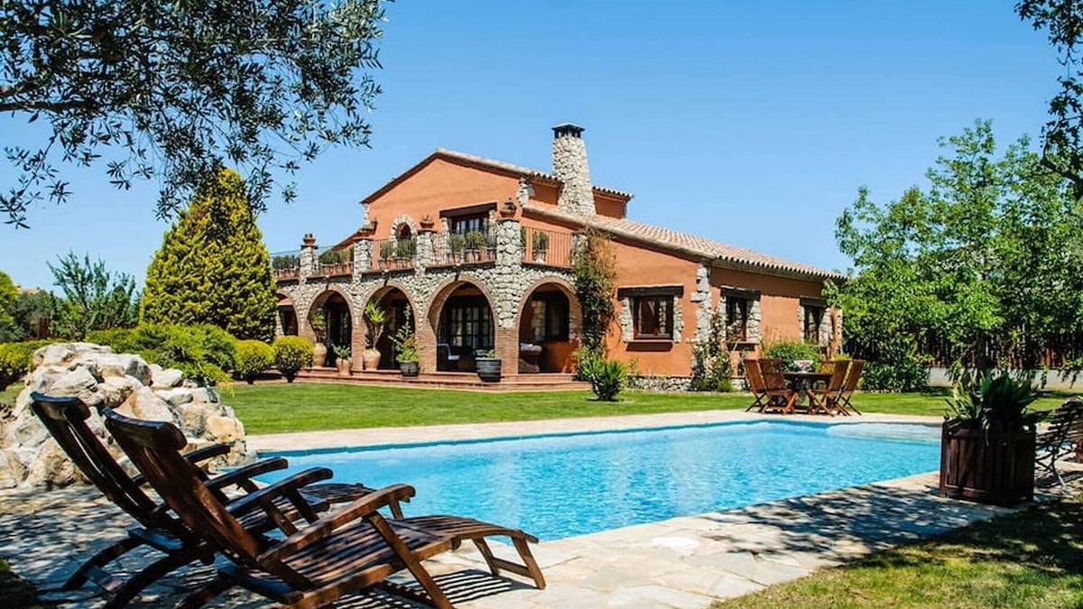 Perelada Villa | Ideal villa in Peralada with private pool and fantastic garden with barbecue