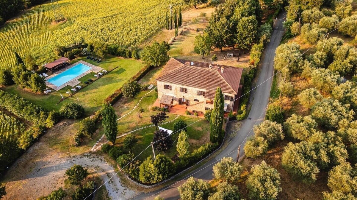 Foiano della Chiana Villa | Ideal villa for 16 people!