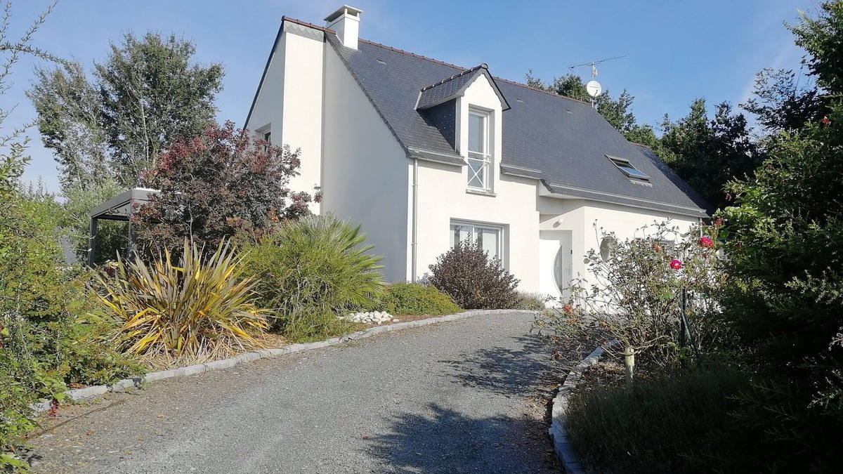 Baudre House | Ideally located between Mont St Michel and the landing beaches