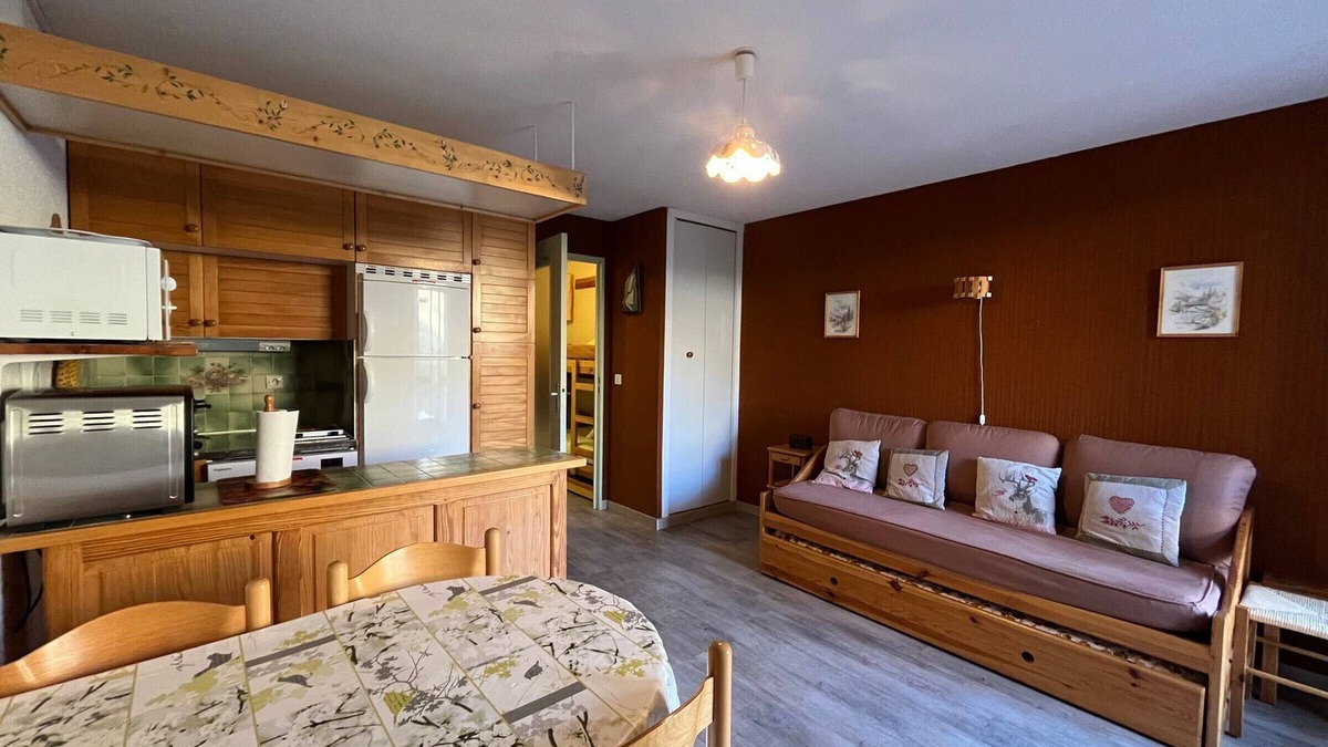 Le Super-Sauze Apartment | Ideally Located Studio in Les Cimes Residence at Super-Sauze, Ski-In/Ski-Out