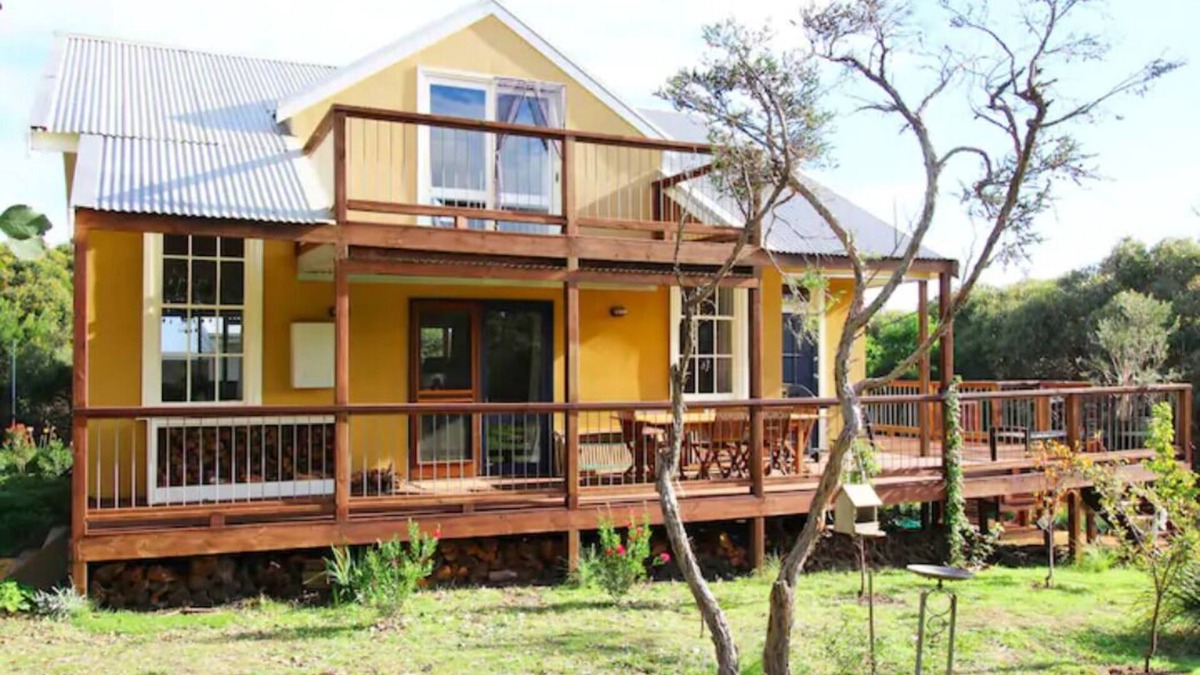 Port Campbell House | Ideally situated within a short drive to the 12 Apostles and Loch Ard Gorge