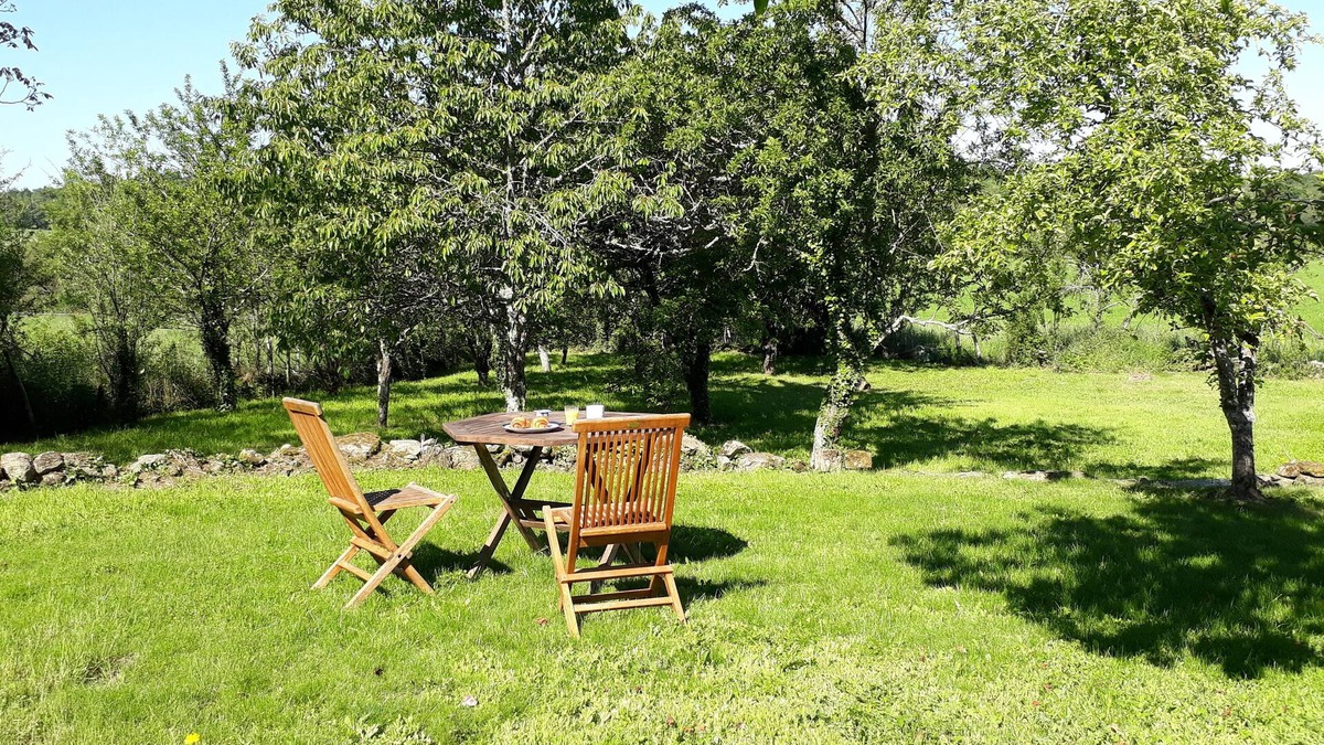 Chateauponsac House | Idyllic 2 bedroom stone house in Limousin hamlet 5 minutes from Chateauponsac