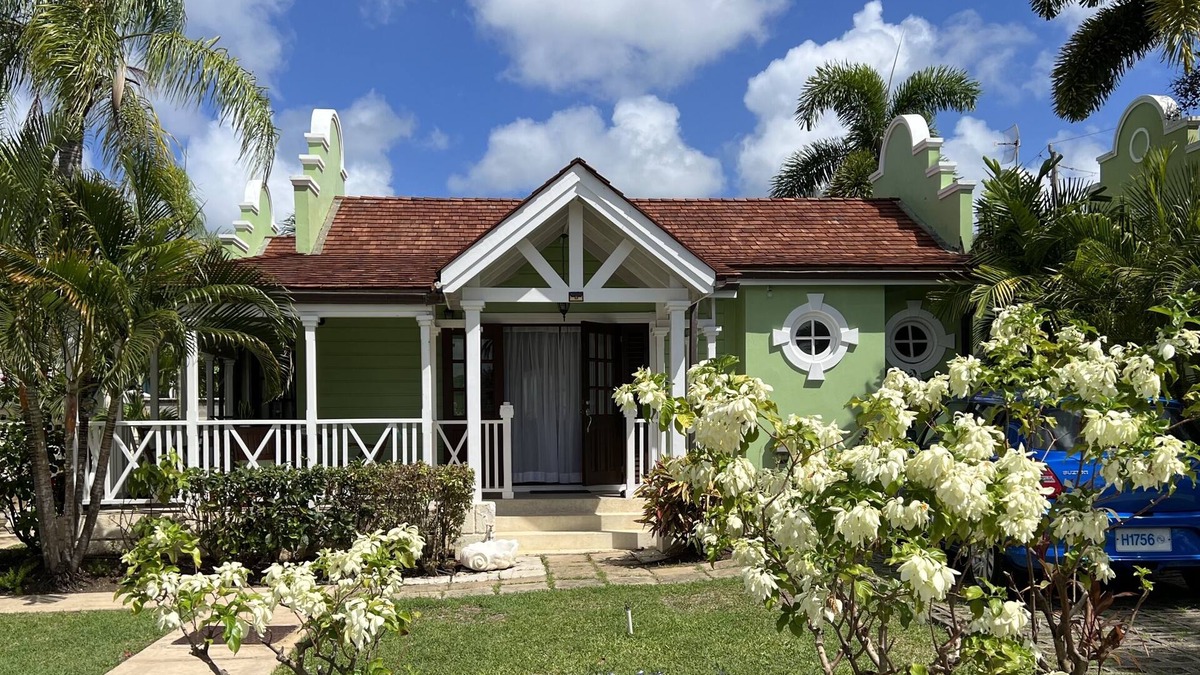Porters House | Idyllic 7 Porters Court, Beach Club Membership, pool, 5min walk beach, Holetown