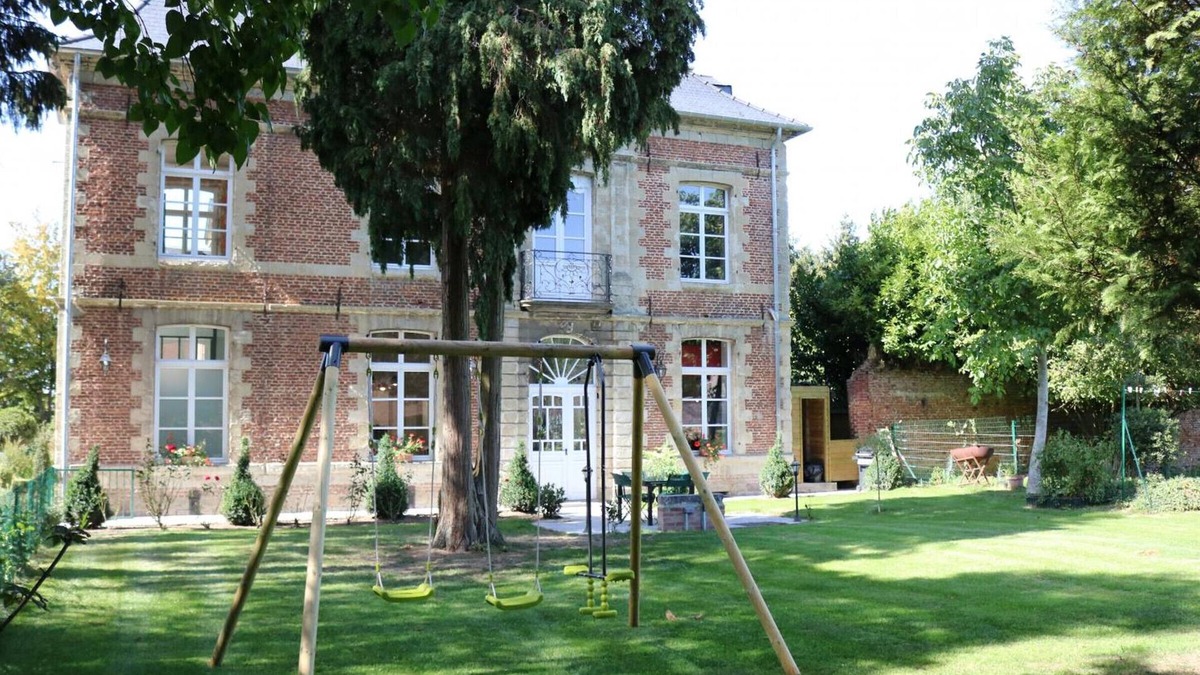 Romeries Cottage | Idyllic 90m² Ground-Floor Cottage with Private Garden, Terrace & Modern Amenities in Romeries