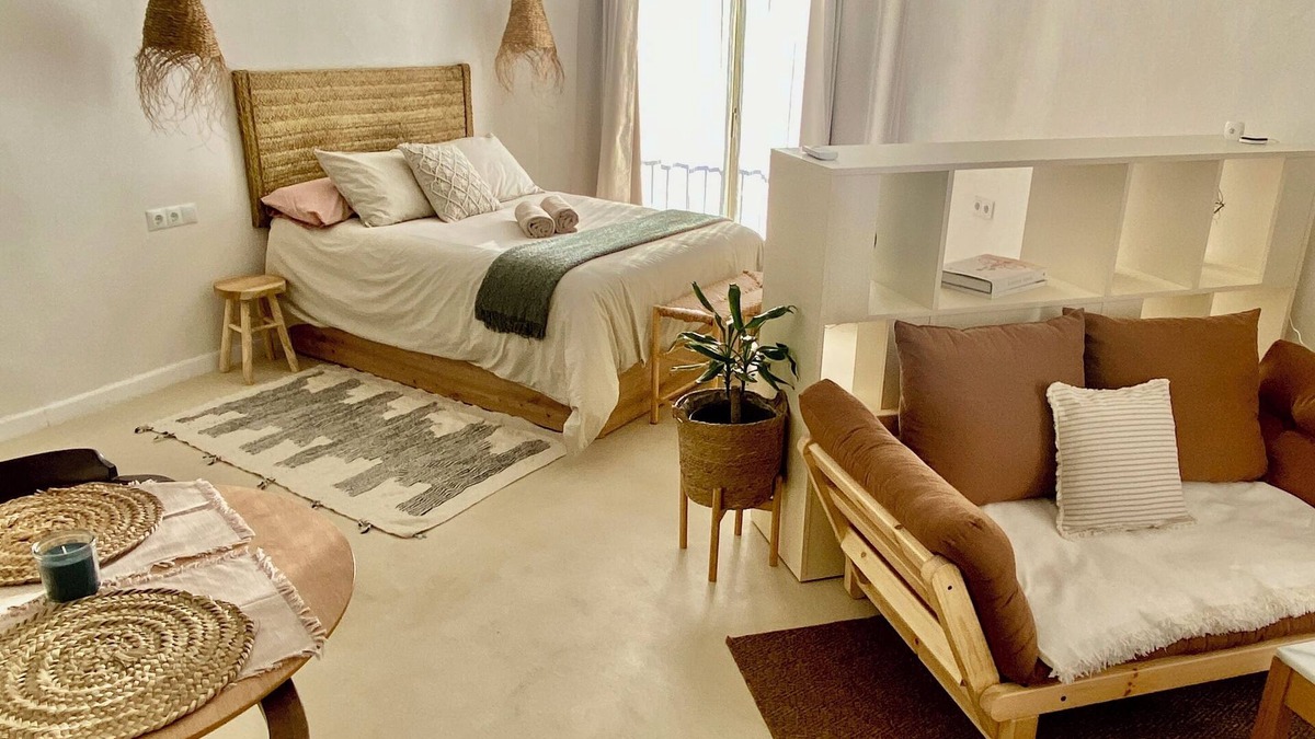 Capmany Apartment | Idyllic apartment surrounded by vineyards with private terrace