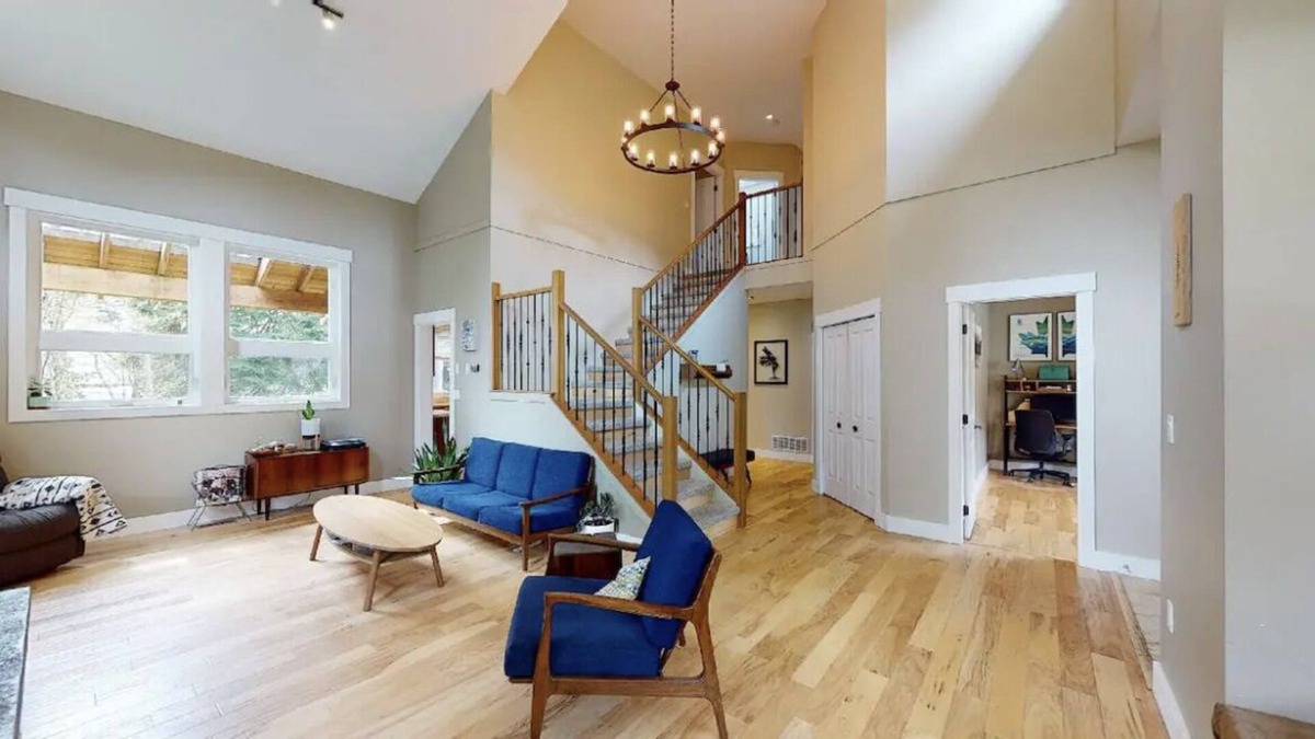 Brackendale House | Idyllic Brackendale Family Home w/ Hot Tub