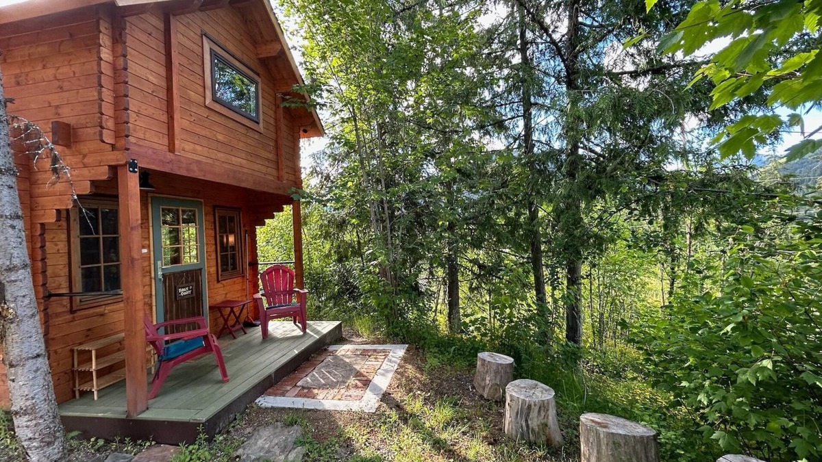 Nelson Cabin | Idyllic Cabin Retreat only 5 minutes away from Nelson