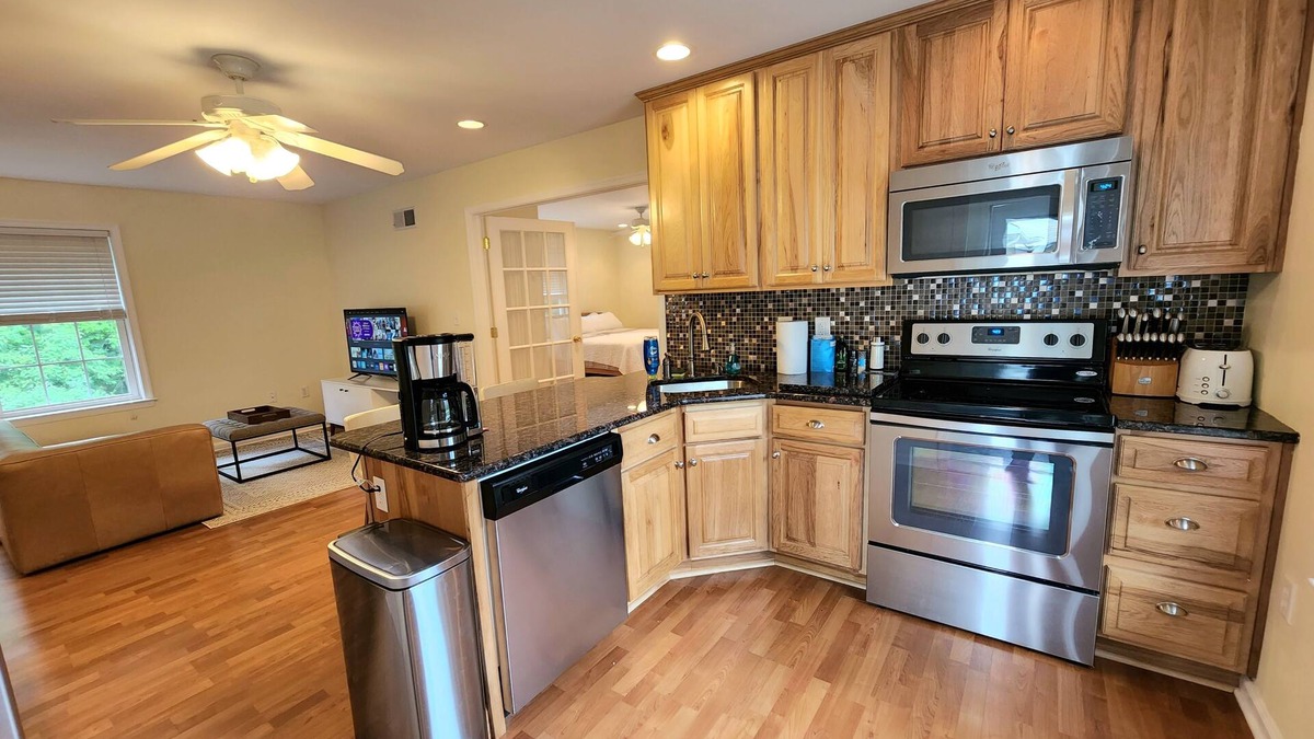 Pike Creek House | Idyllic carriage house private 2 car garage W/D