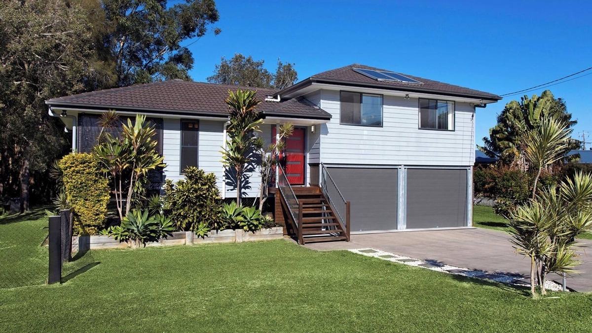 Urunga House | Idyllic Coastal family holiday house - dog friendly