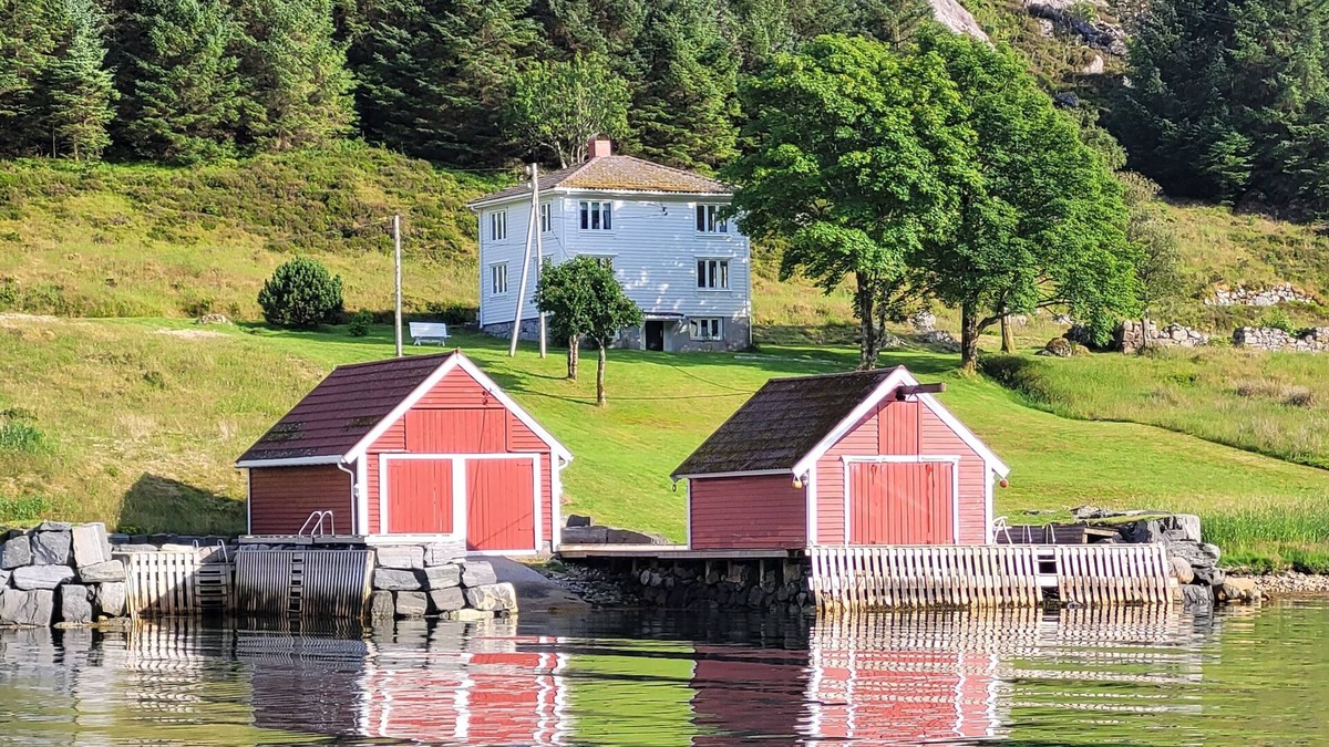 Berle House | Idyllic cottage in beautiful Berle. Fishing, boating, swimming, hiking, pir.