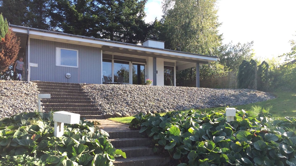 Ordrup House | Idyllic cottage on hillside