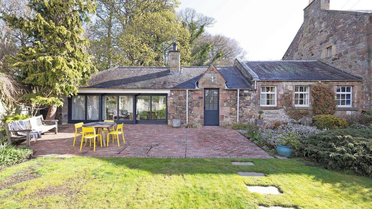 Dunbar Apartment | Idyllic Cottage with Garden and Patio