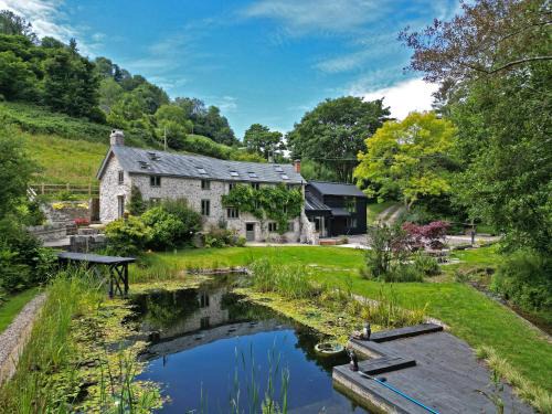 Branscombe House | Idyllic country house & organic swim pond