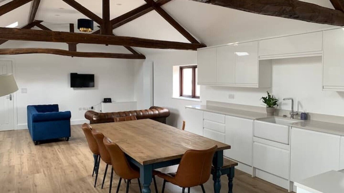 Upper Dean House | Idyllic Countryside 4 Bedroom Retreat