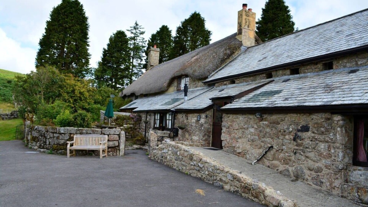 Heligan House | Idyllic Dartmoor Cottage