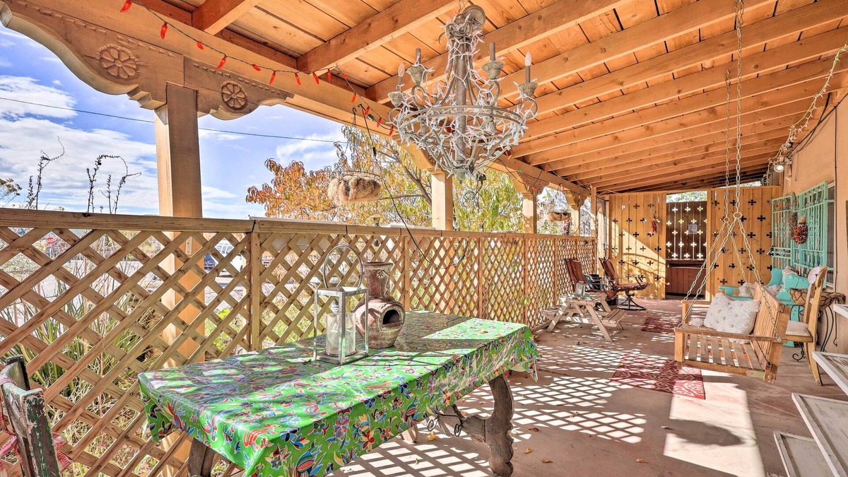 Santa Cruz House | Idyllic Española Casita w/Charcoal Grill