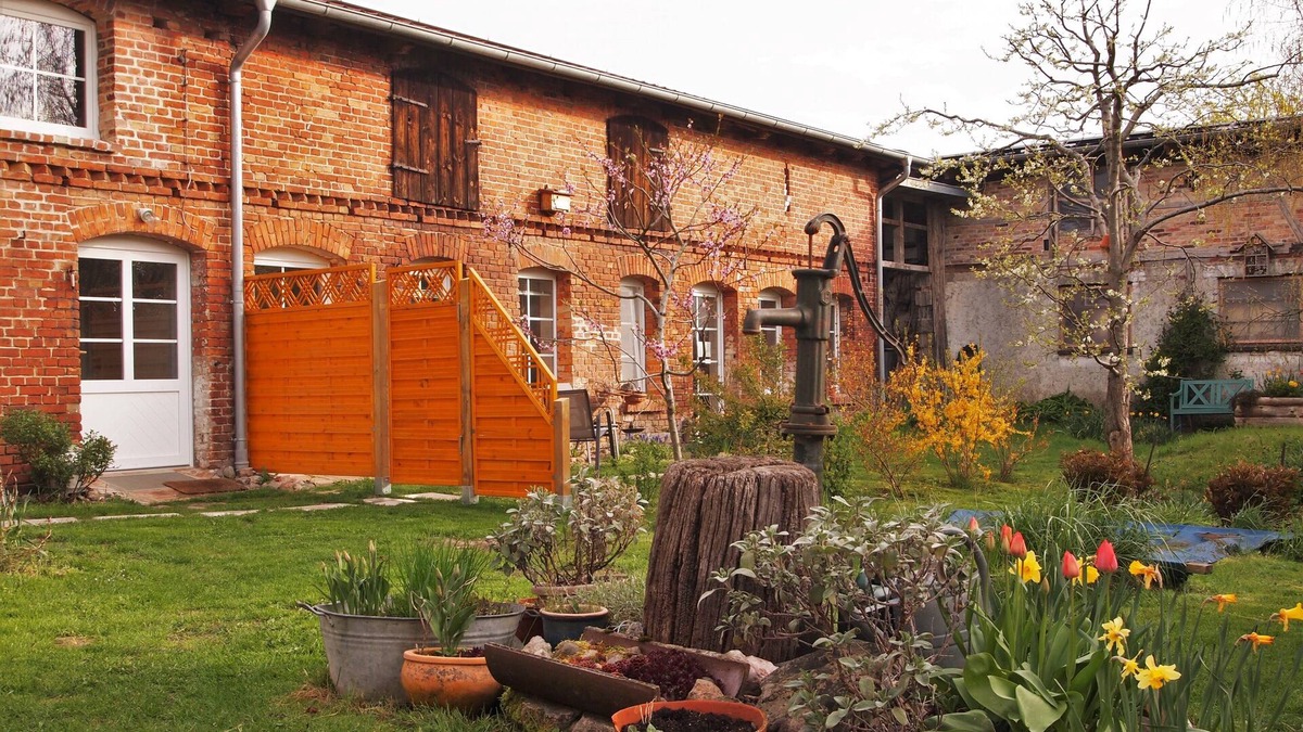 Mesekenhagen Other | Idyllic farmhouse with a beautiful inner courtyard with a natural garden