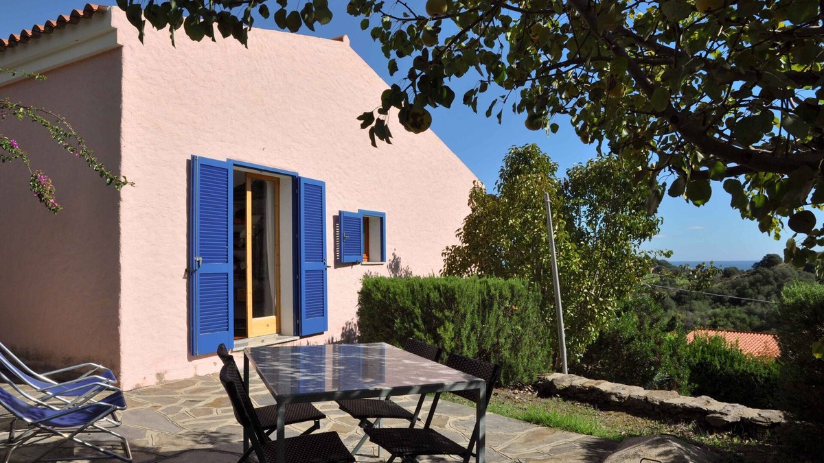 Budoni House | Idyllic, fascinating Holiday Home in an old shepherds village with sea view