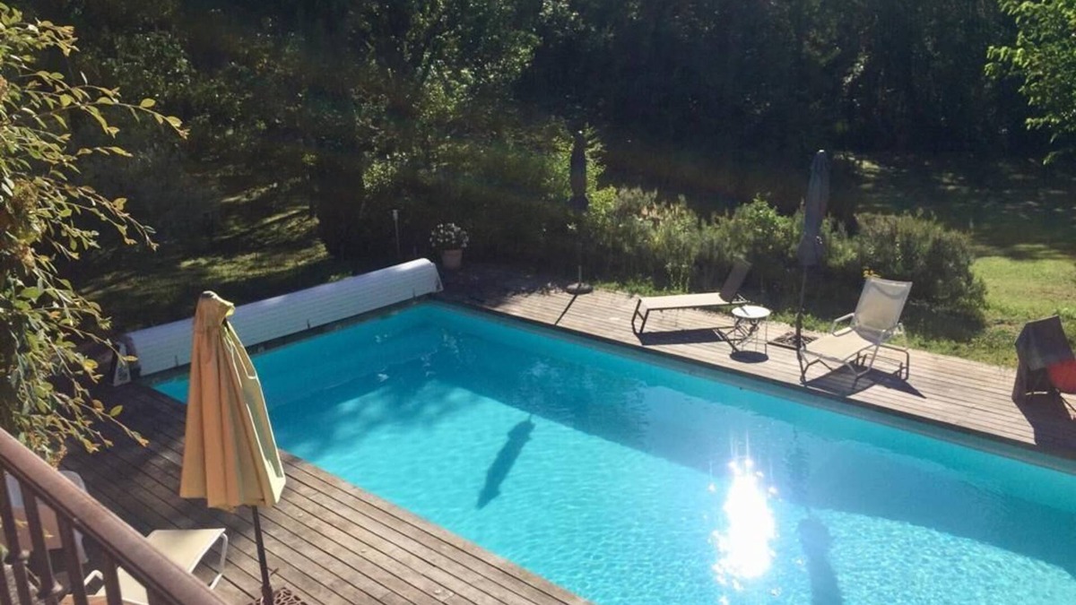 Roussillon Apartment | Idyllic!