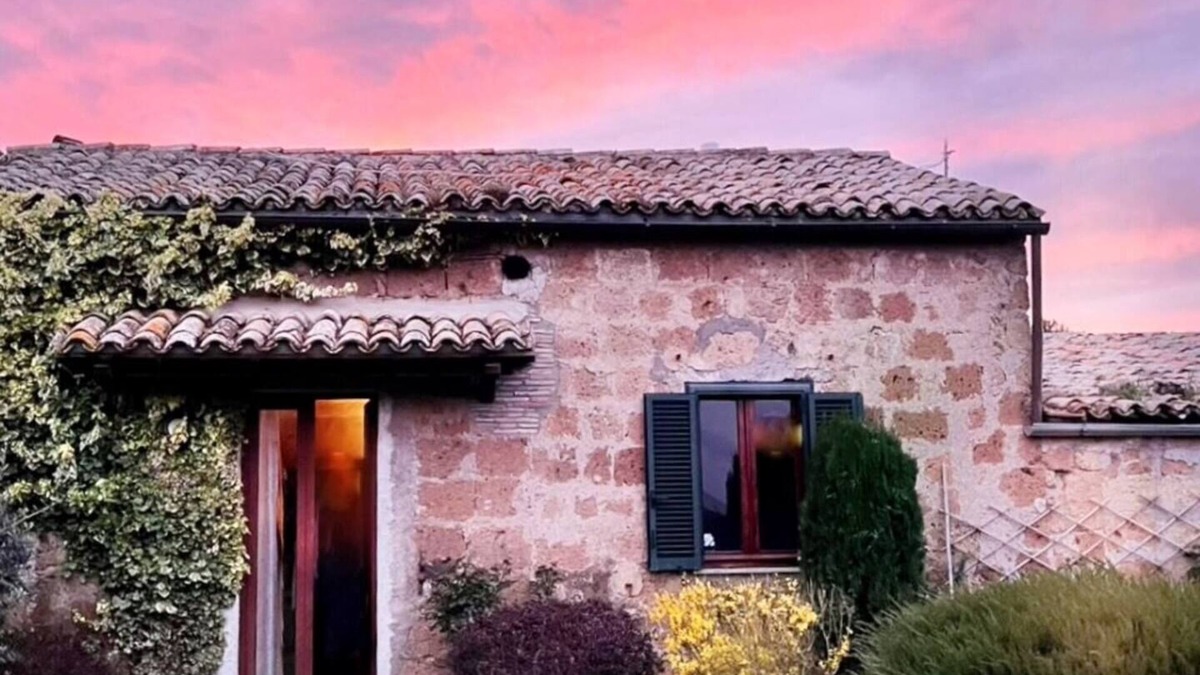 Lubriano House | Idyllic historic family home with private garden. Free shuttle to Civita.