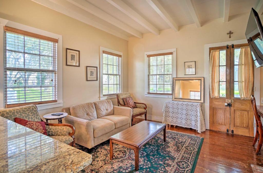Houma House | Idyllic Houma Vacation Rental on Shared Pond!