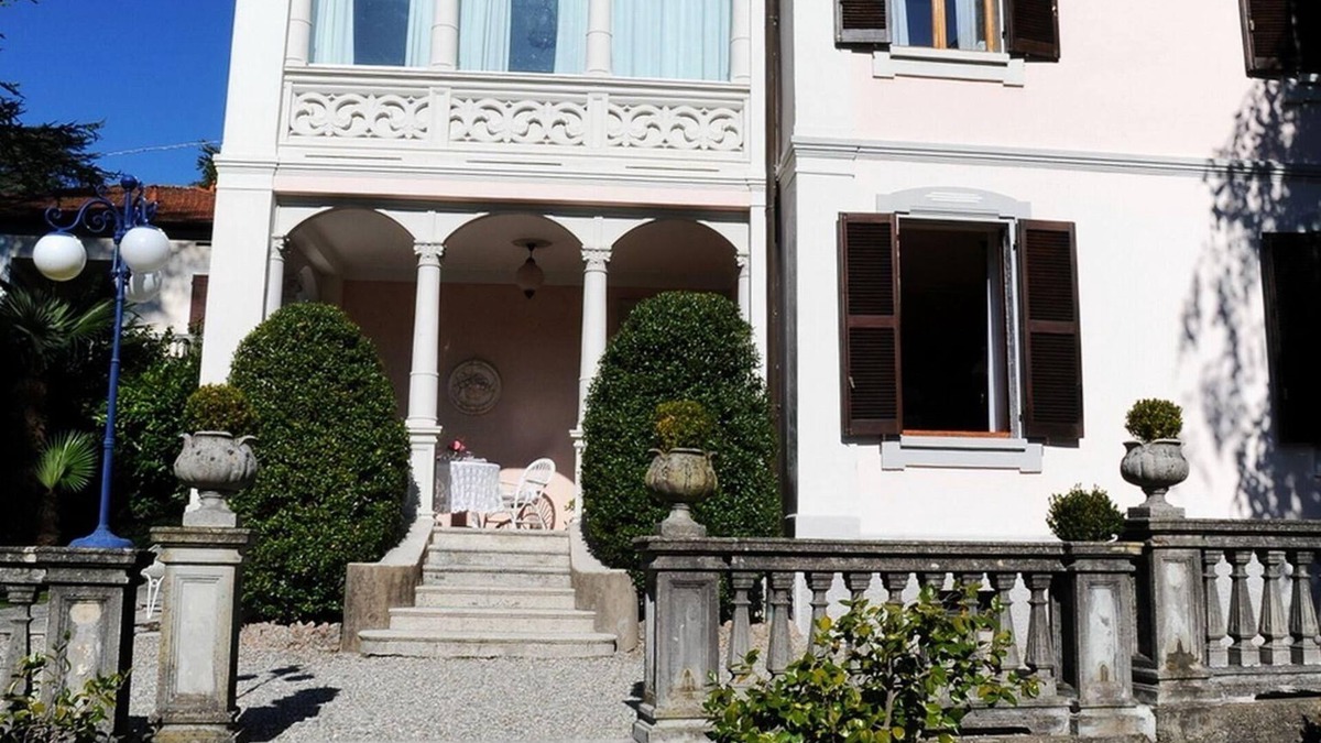 Cassano Valcuvia Apartment | Idyllic located 3½-room apartment with 2 bathrooms, garden and balcony