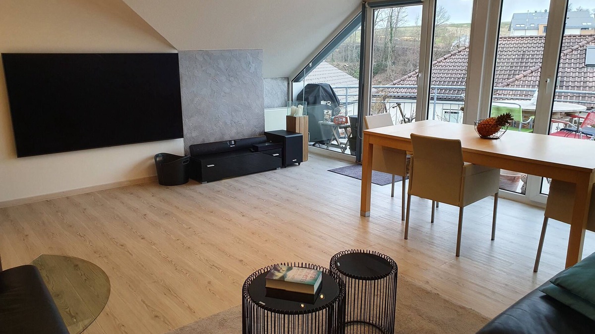 Bermatingen Apartment | Idyllic modern apartment with two balconies and air conditioning