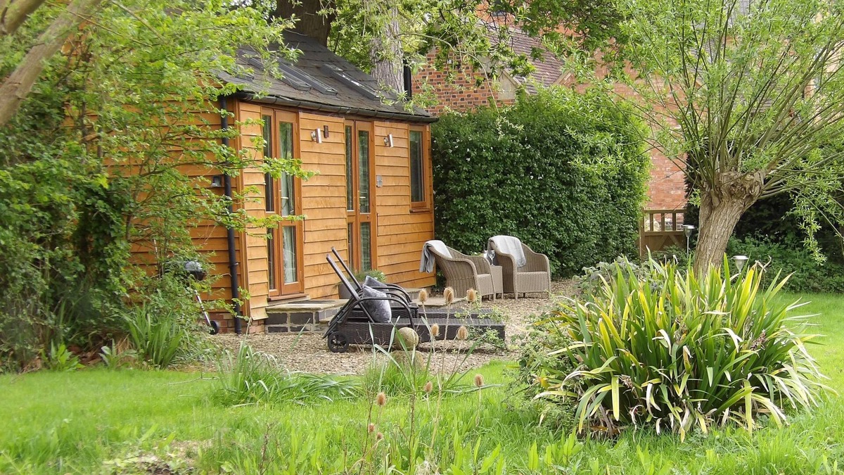 Chipping Campden Cabin | Idyllic North Cotswolds Cottage for Couples (and dogs!)