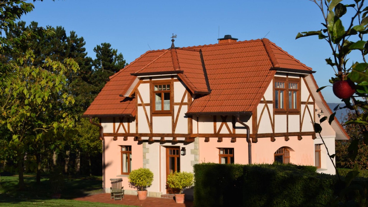 Rinteln House | Idyllic-Personal-Special- Country House Villa Taubenberg