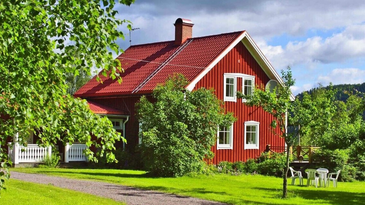 Sunne Municipality House | Idyllic Swedish house with lake view and 350 m private shoreline