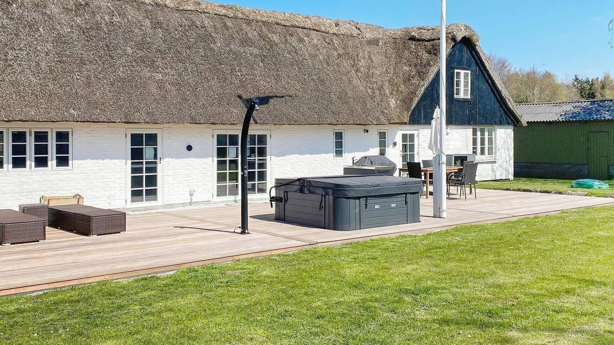 Gedesby House | Idyllic Thatched Cottage Retreat-By Traum